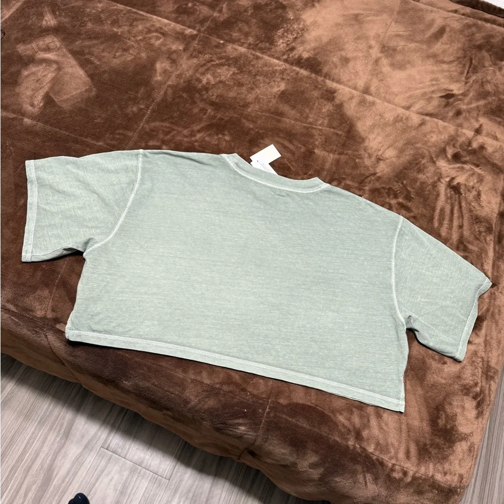 NWT woman’s size medium oversized Aeropostale cropped tshirt - Picture 8 of 9